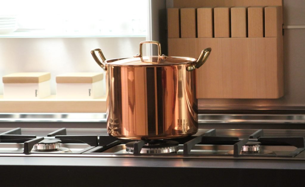 How to Clean Red Copper Pan