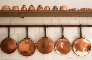 How to Clean Red Copper Pan